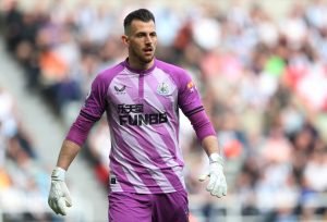 martin-dubravka-playing-for-newcastle-united-against-leicester-city-in-the-premier-league-2022